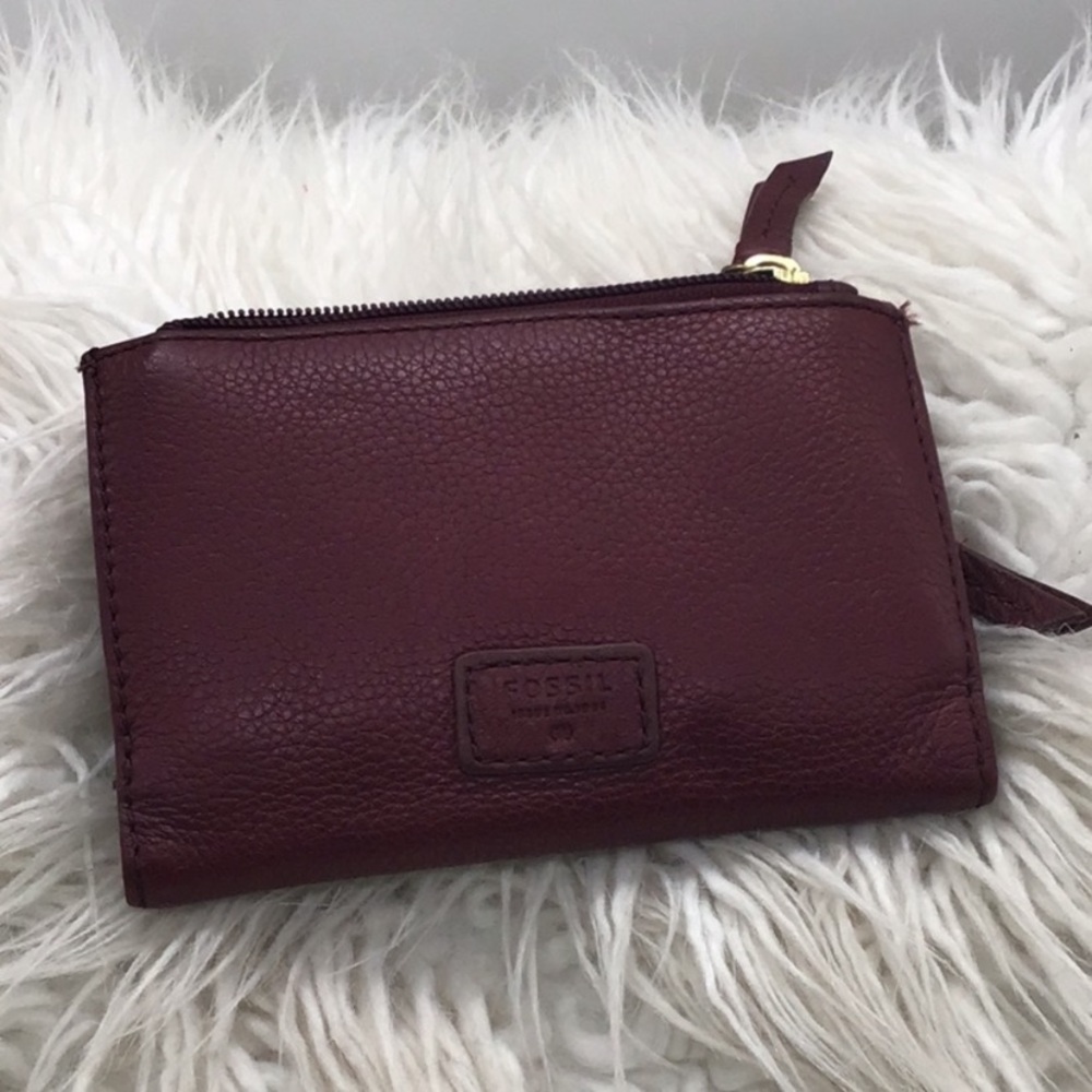FOSSIL Tri-fold Pebbled Leather Burgundy Wallet